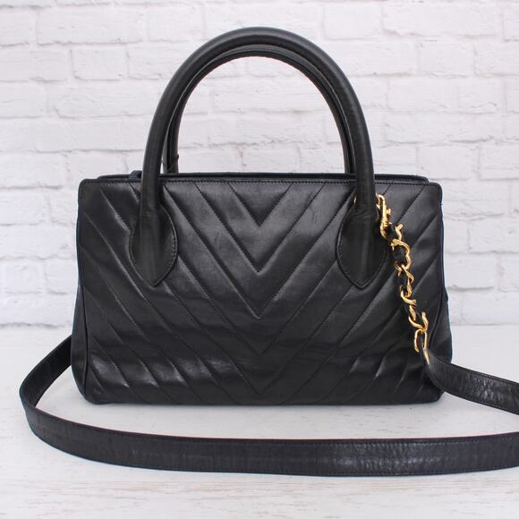 Chanel V Stitch 2 Way Handbag Black Lambskin Leather Shoulder Purse A4935 - Picture 1 of 11
